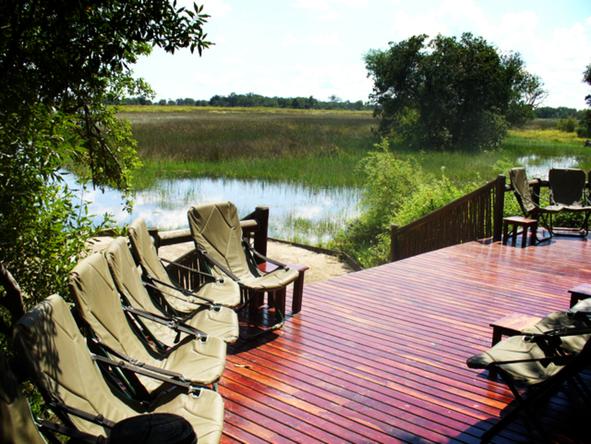 Kanana Lodge - deck overlooking delta